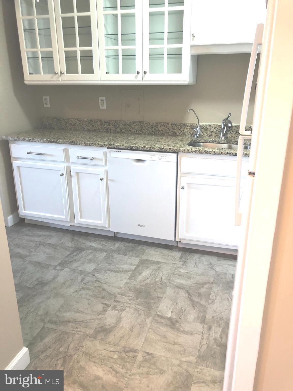 PROMENADE TOWERS - Residential