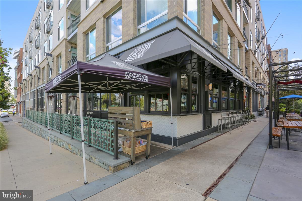 PROMENADE TOWERS - Residential