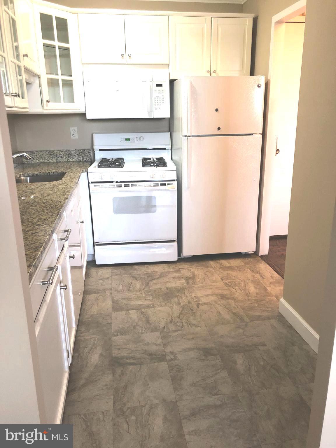 PROMENADE TOWERS - Residential