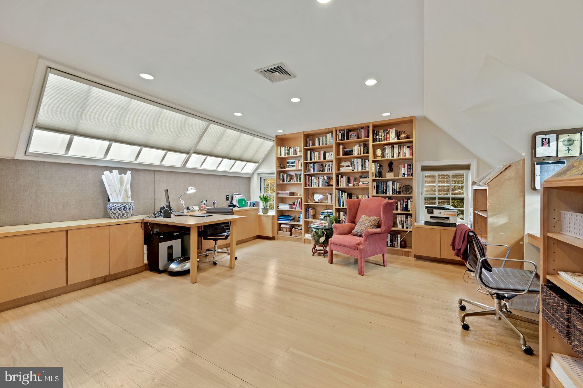 WESLEY HEIGHTS - Residential