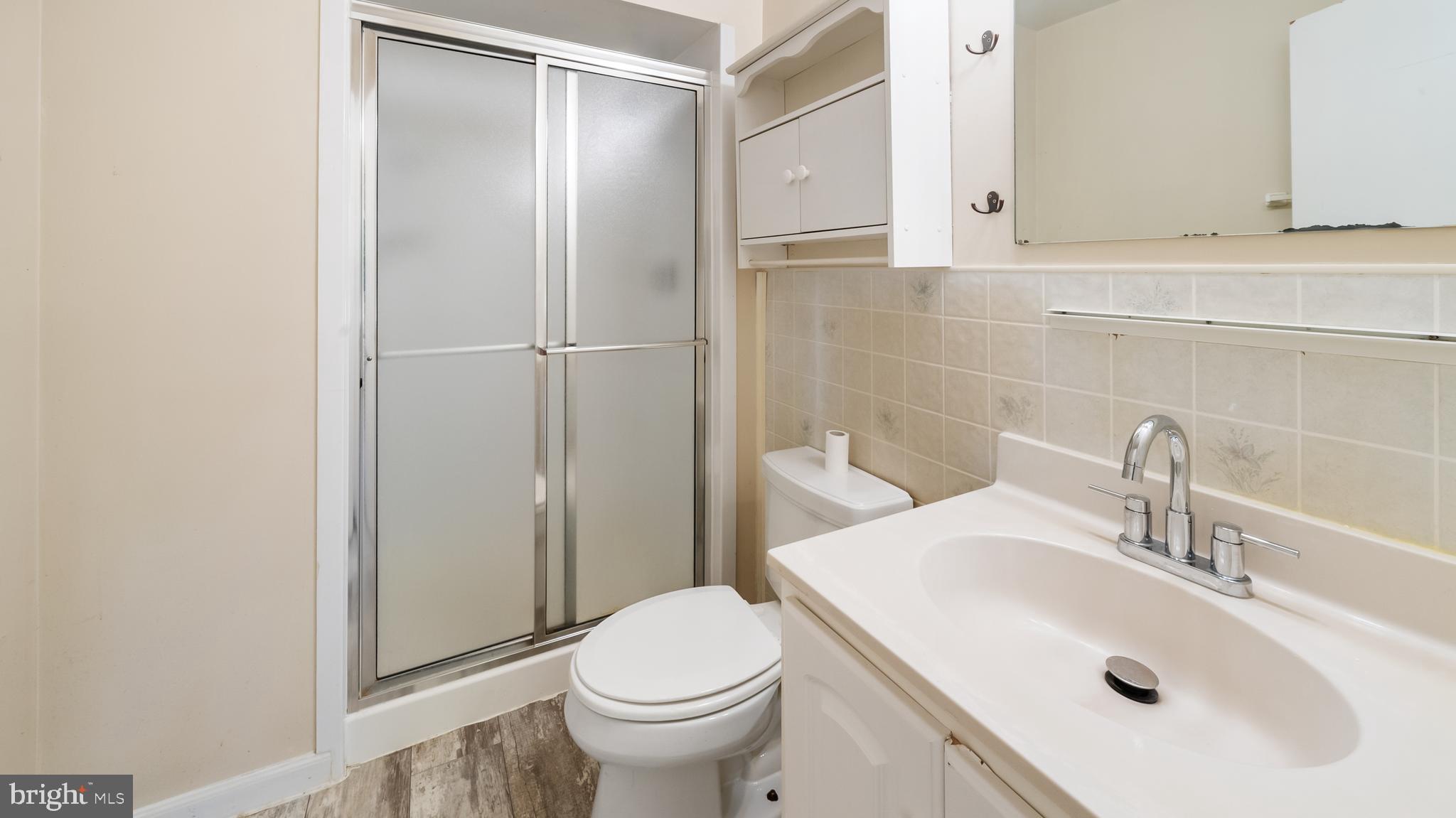 DERWOOD STATION - Residential Lease