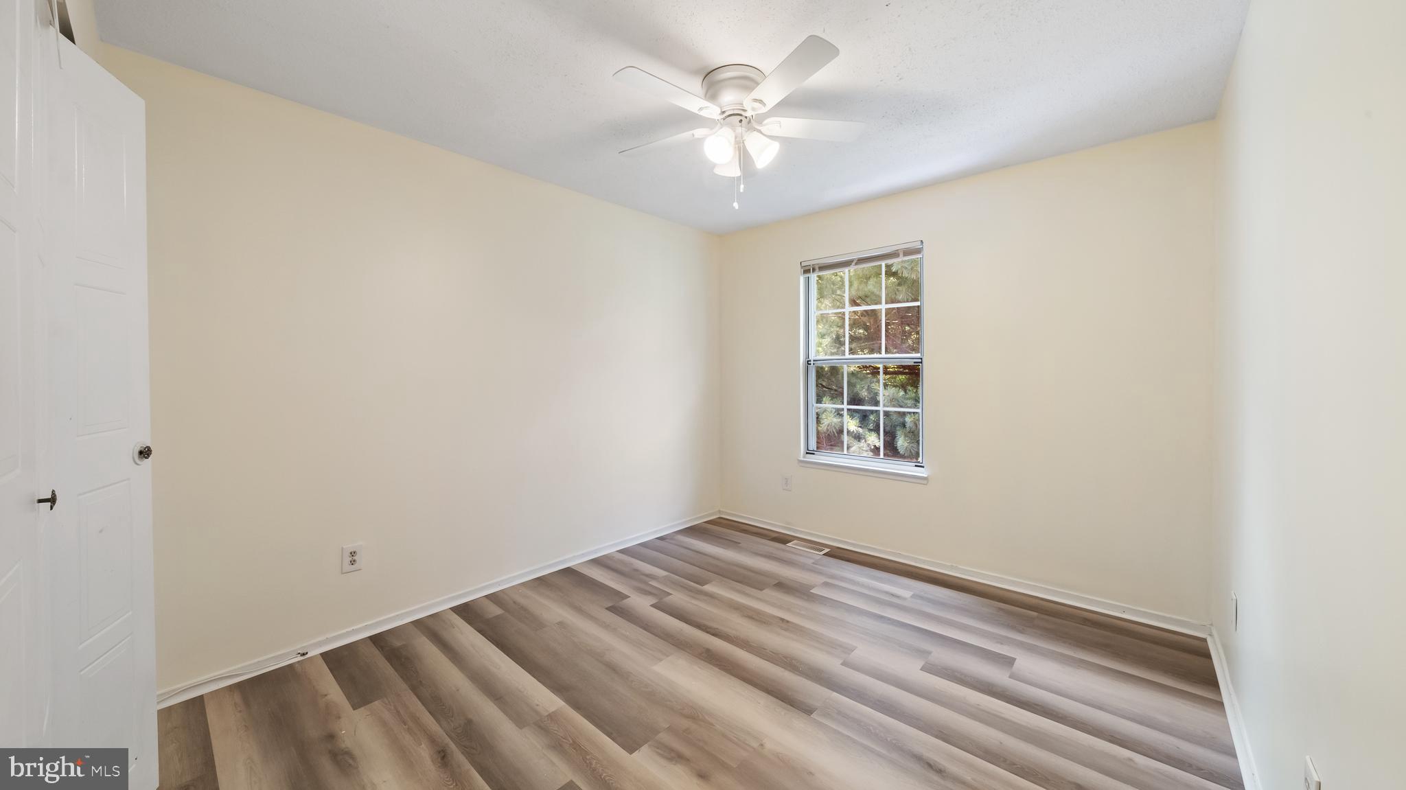 DERWOOD STATION - Residential Lease