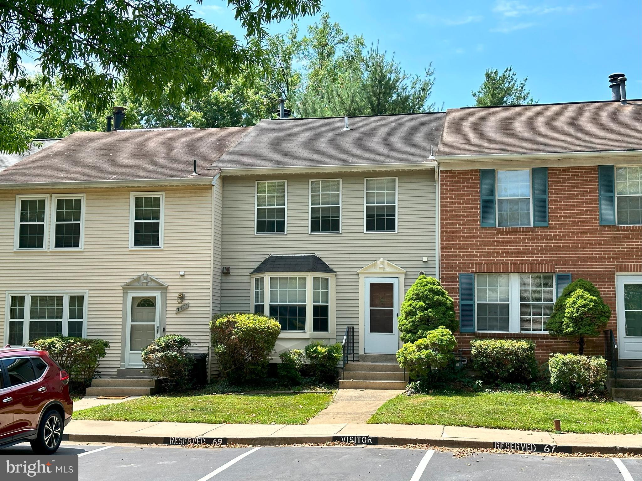 DERWOOD STATION - Residential Lease