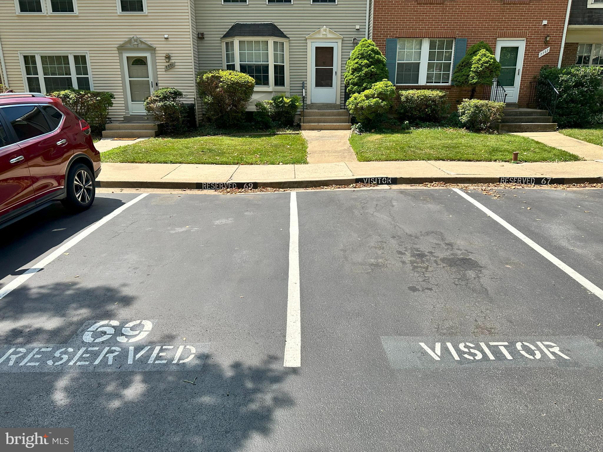 DERWOOD STATION - Residential Lease