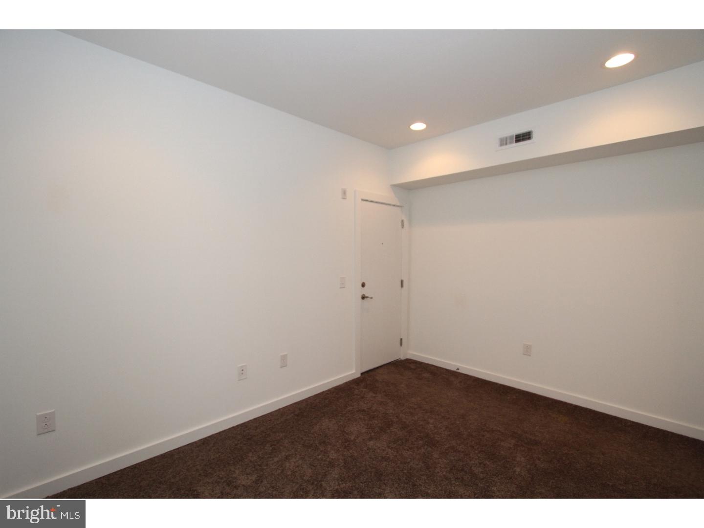 PORT RICHMOND - Residential Lease
