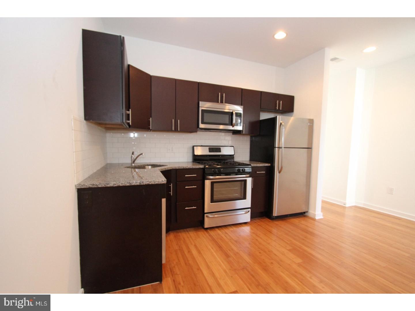 PORT RICHMOND - Residential Lease