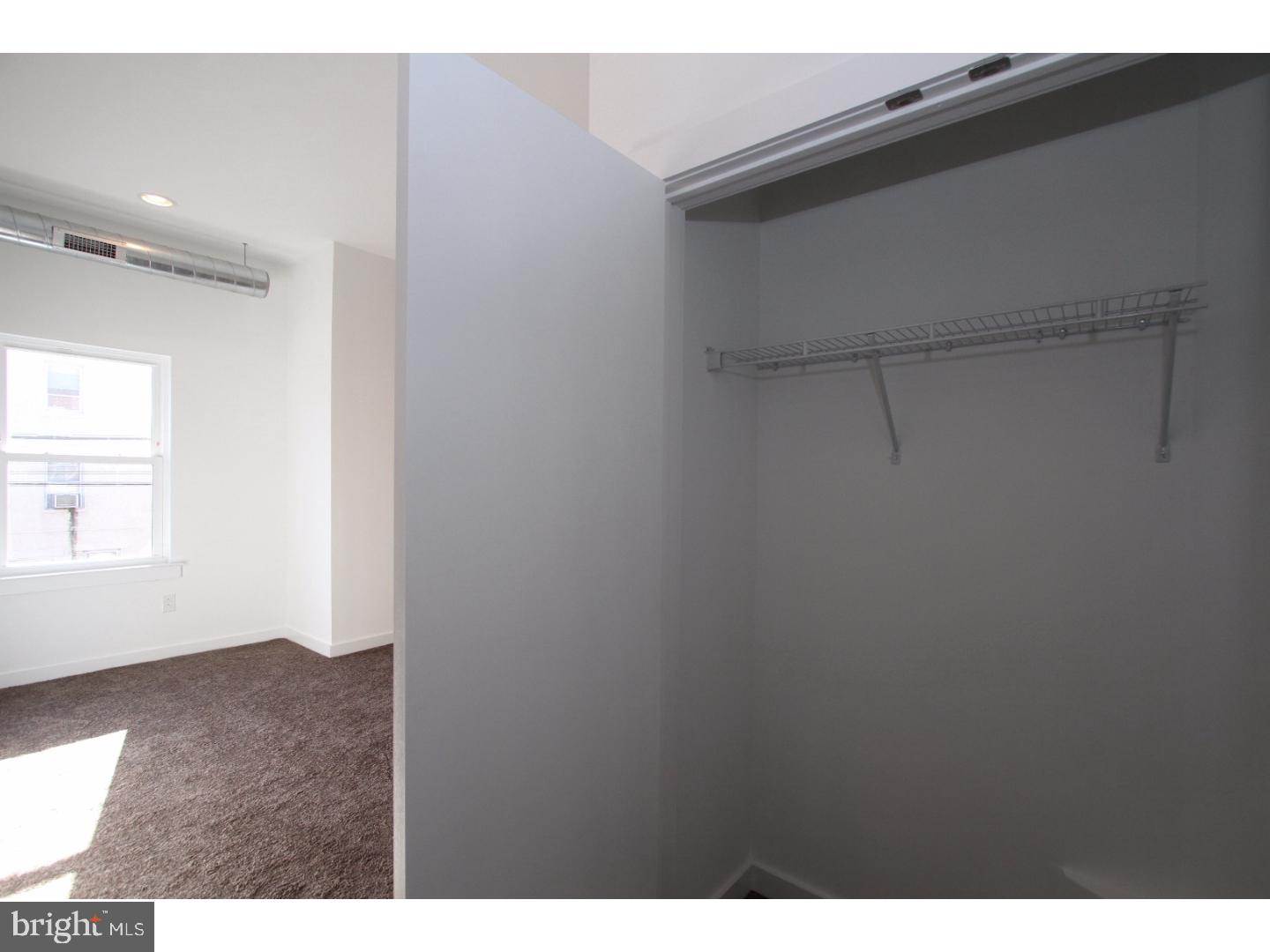 PORT RICHMOND - Residential Lease