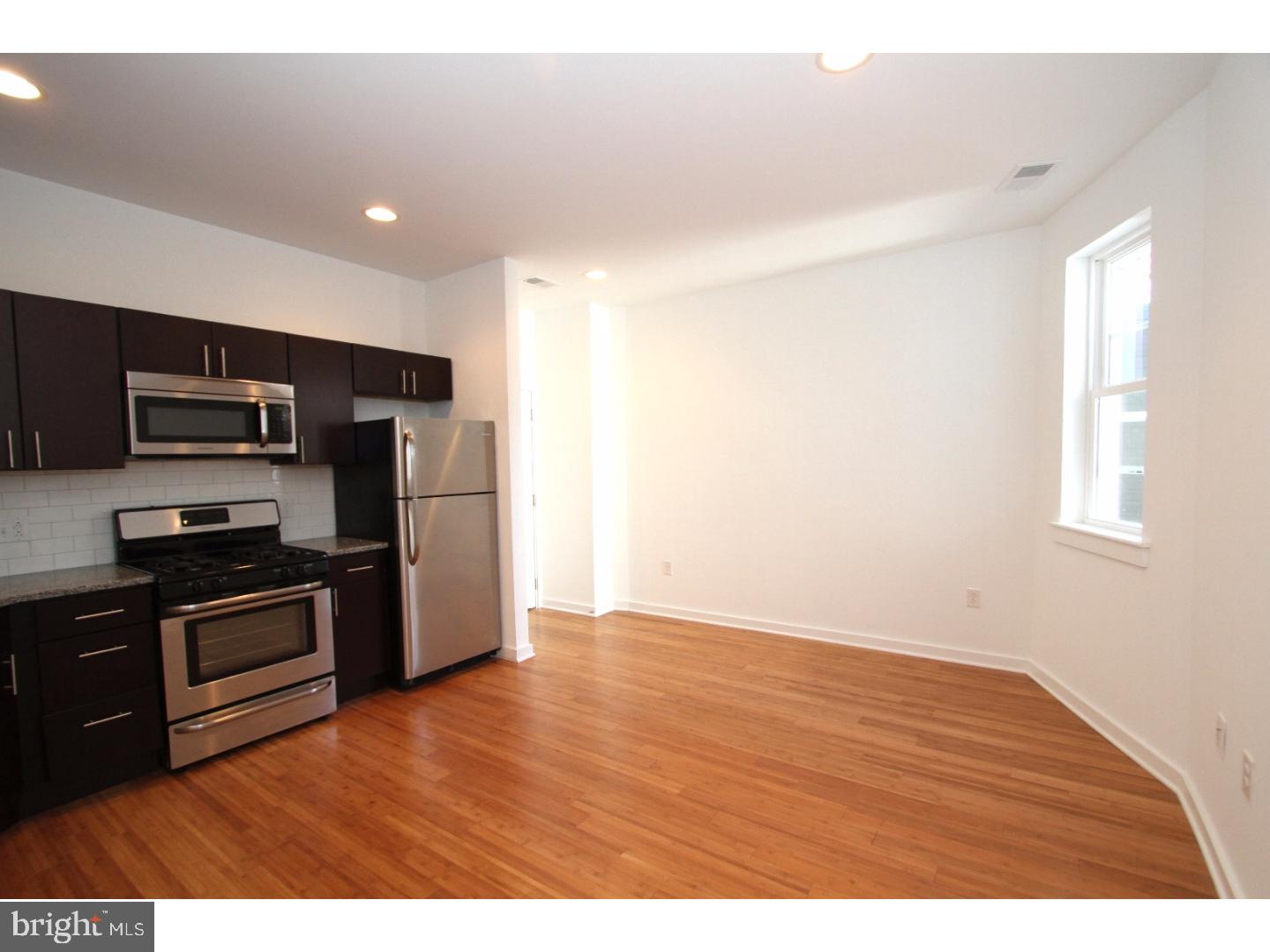 PORT RICHMOND - Residential Lease