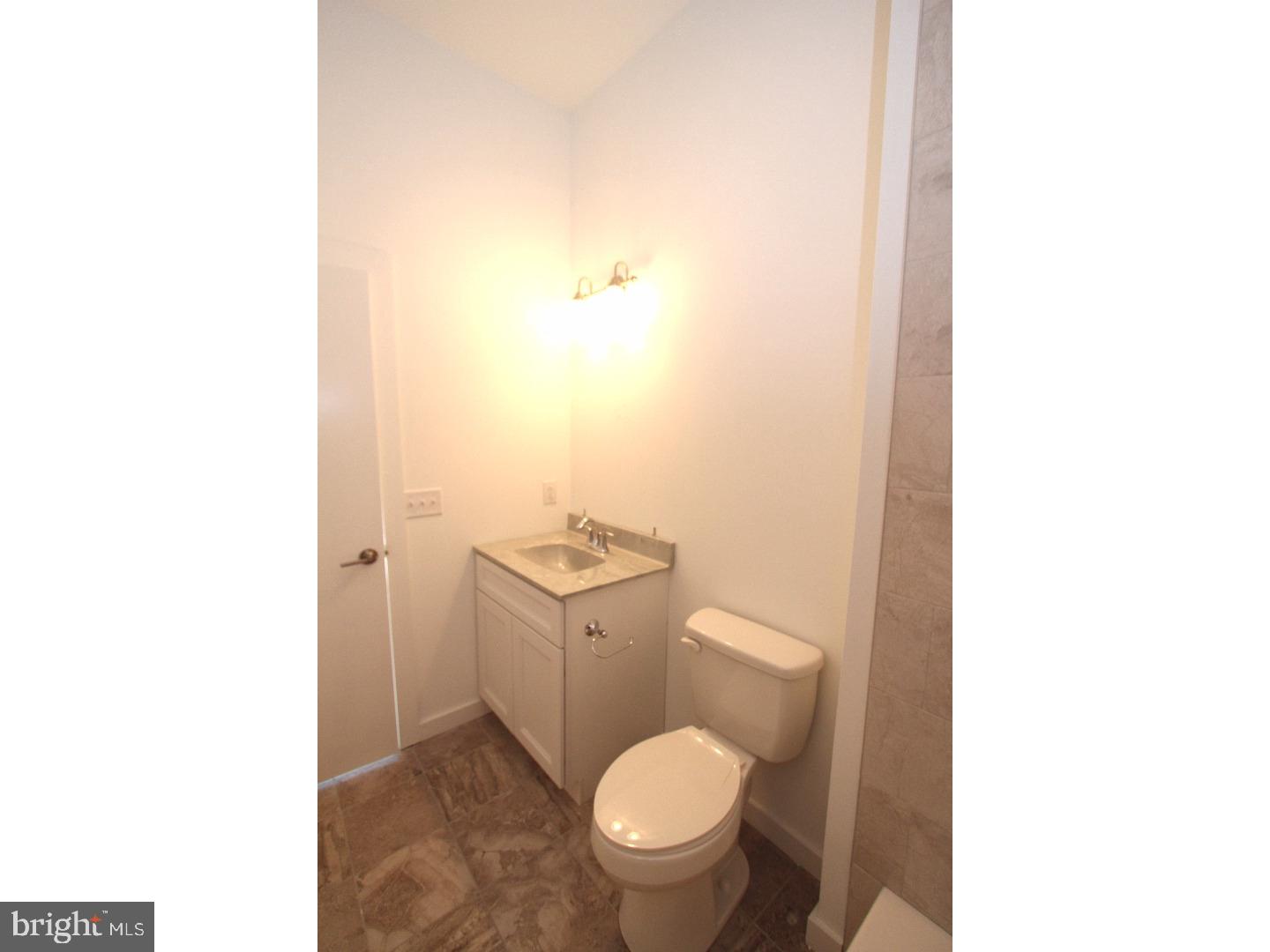 PORT RICHMOND - Residential Lease