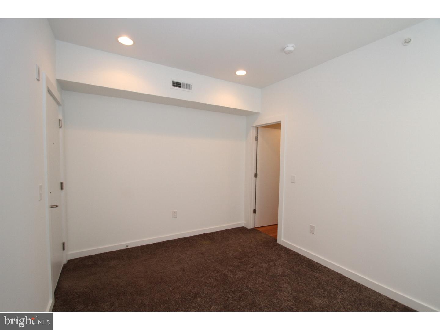 PORT RICHMOND - Residential Lease