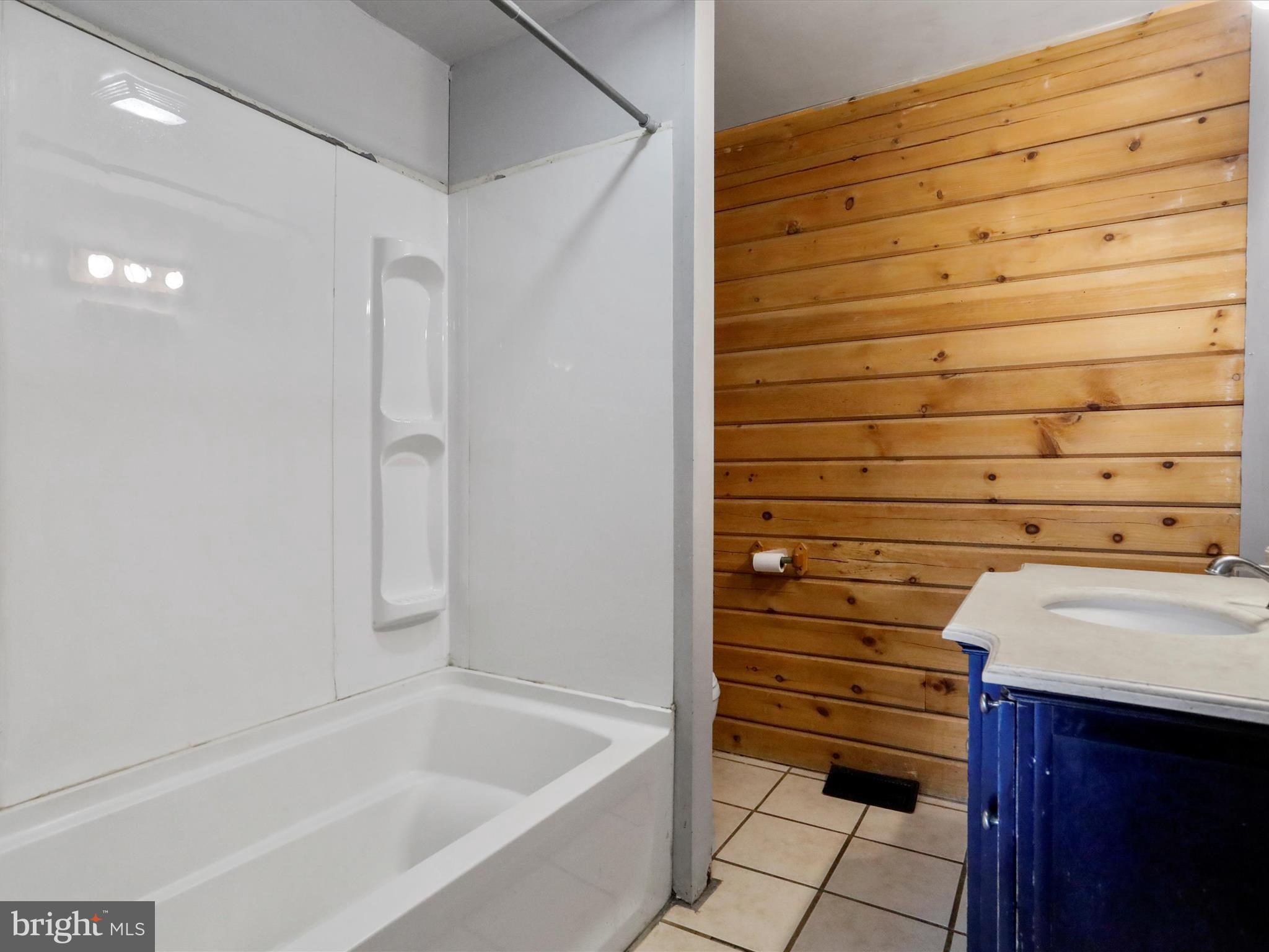 WOODS AT TAYLOR LAKE - Residential