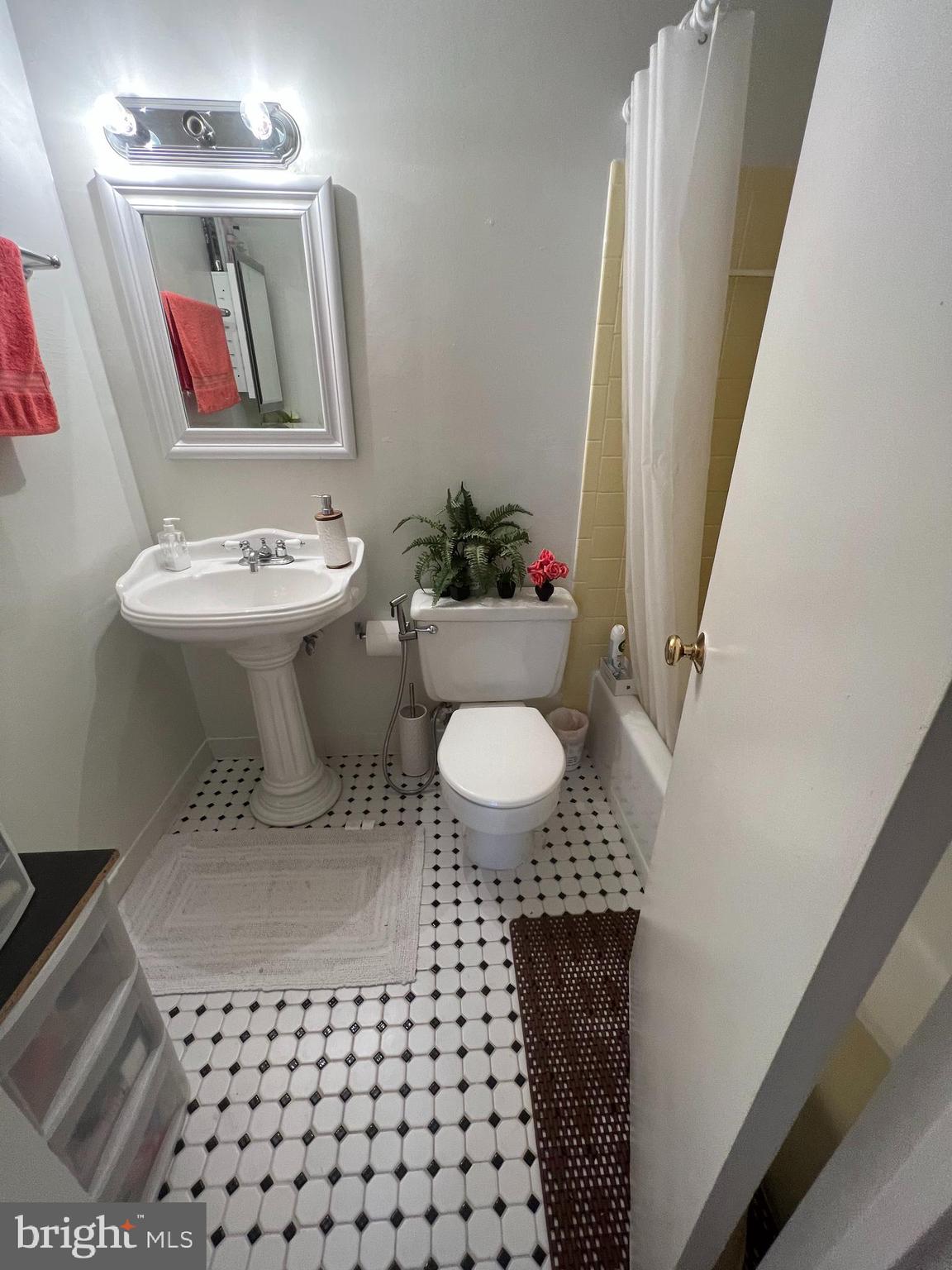 BARCROFT HILLS - Residential Lease