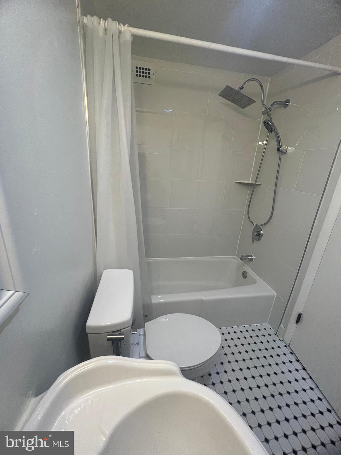 BARCROFT HILLS - Residential Lease