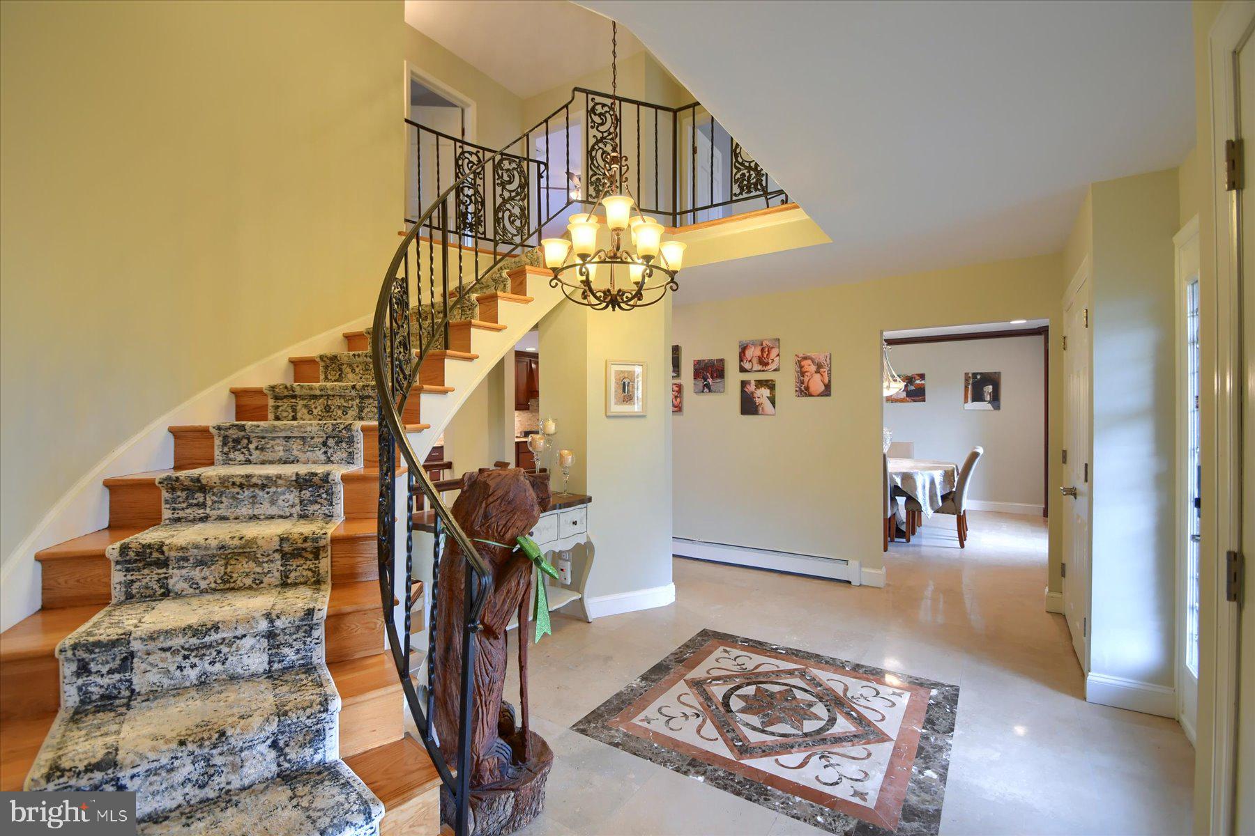 2492 GREENSWARD SOUTH