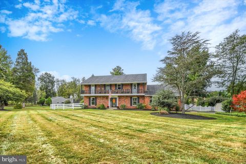 2492 GREENSWARD SOUTH WARRINGTON PA 18976