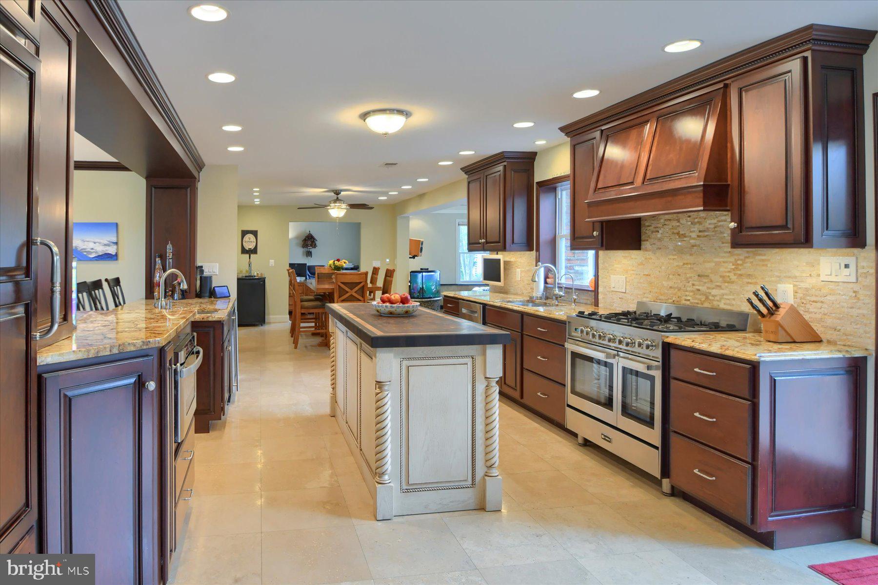 2492 GREENSWARD SOUTH
