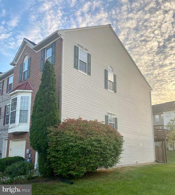 VISTA GARDENS PLAT 1> - Residential Lease