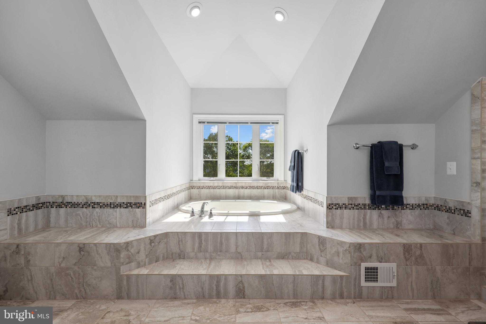 FALCONAIRE - Residential