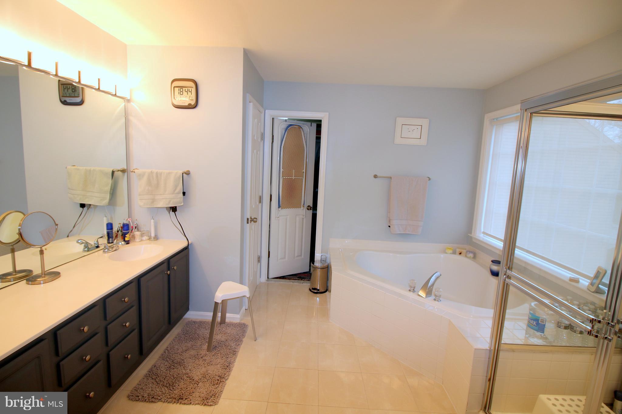 THE COURTS OF FOX MILL - Residential