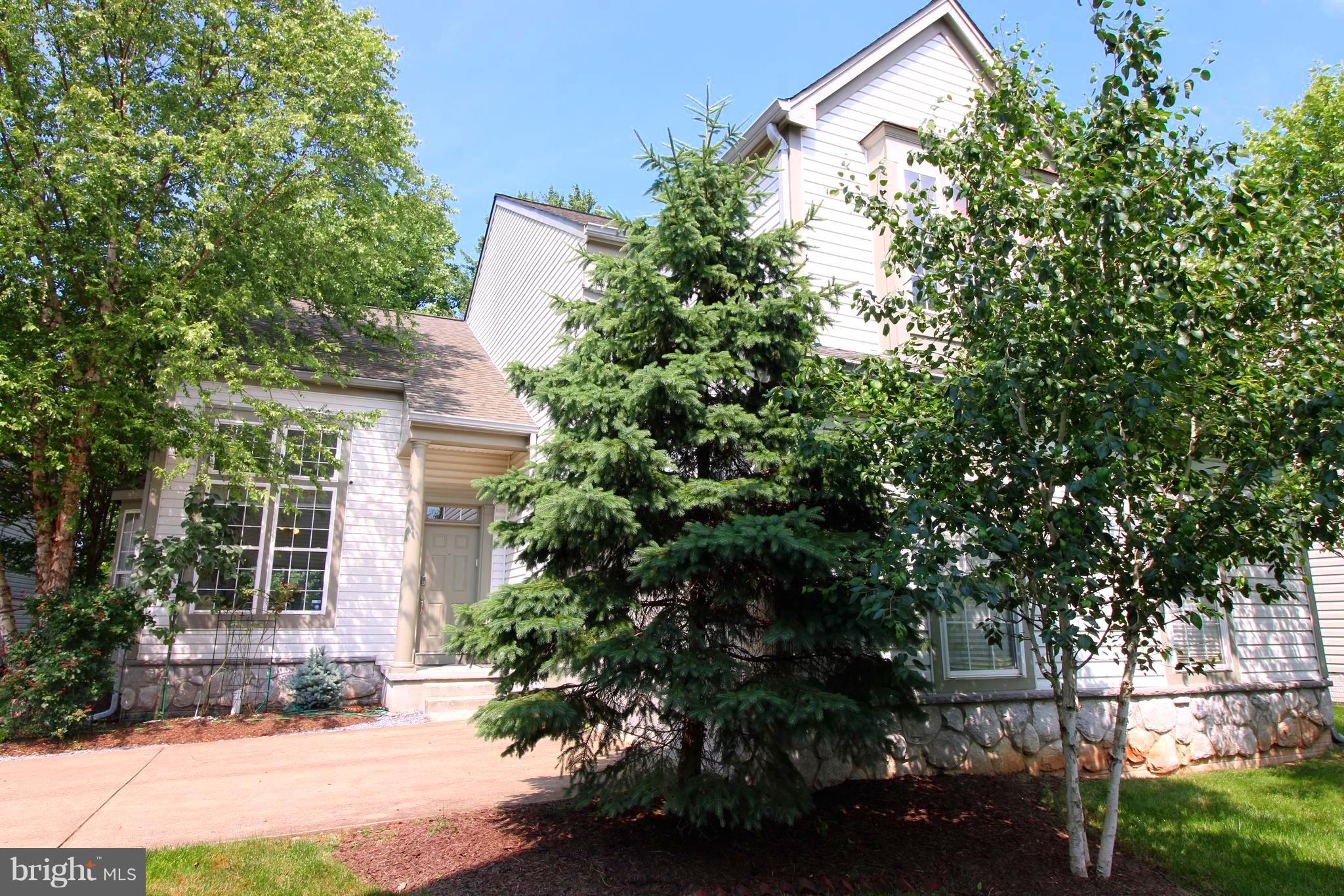 THE COURTS OF FOX MILL - Residential