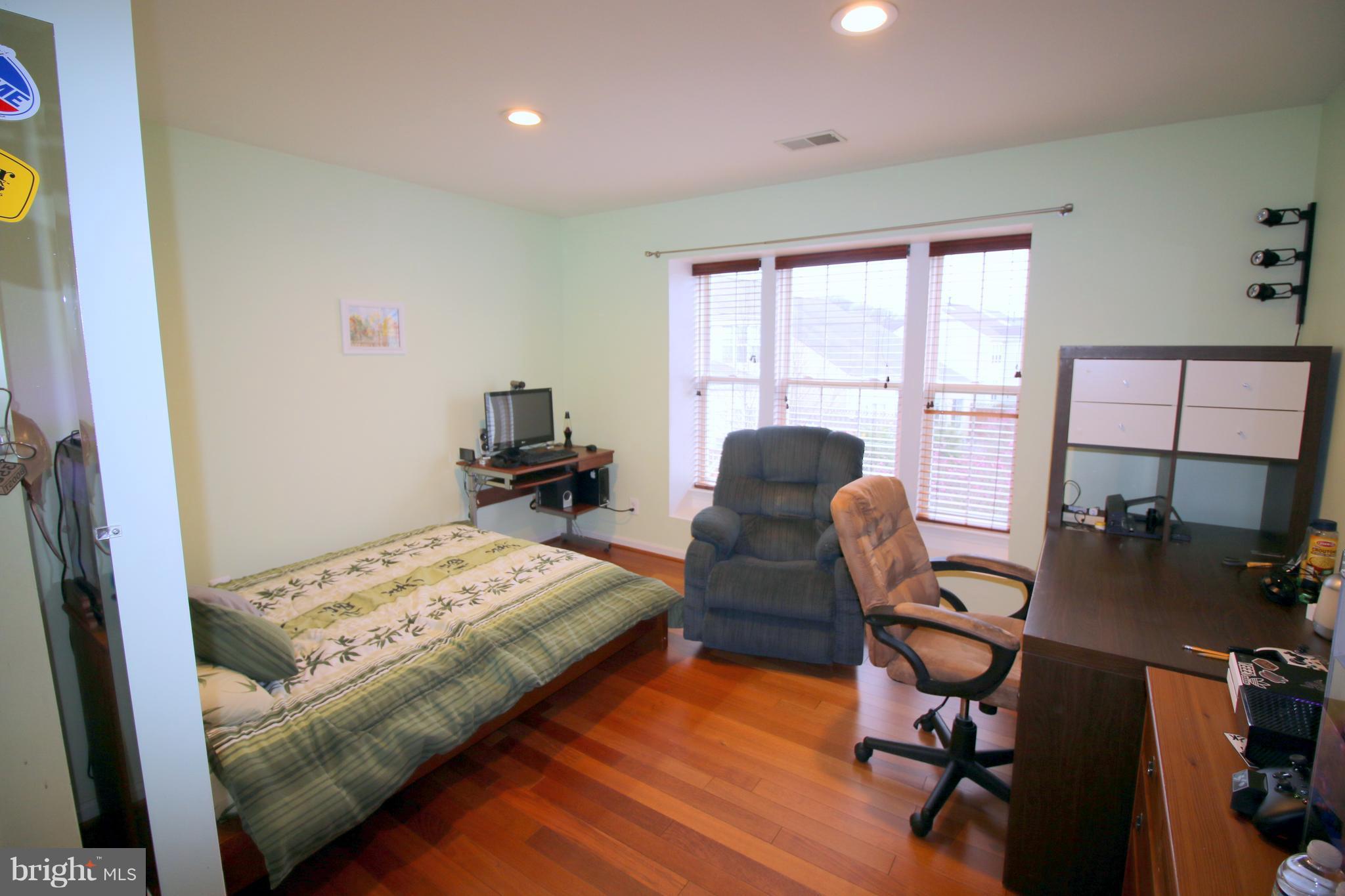 THE COURTS OF FOX MILL - Residential