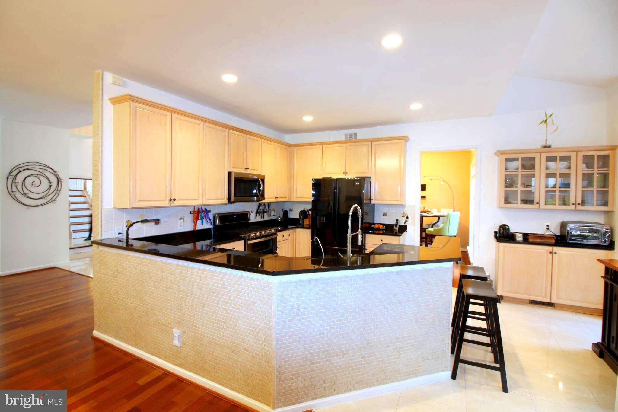 THE COURTS OF FOX MILL - Residential