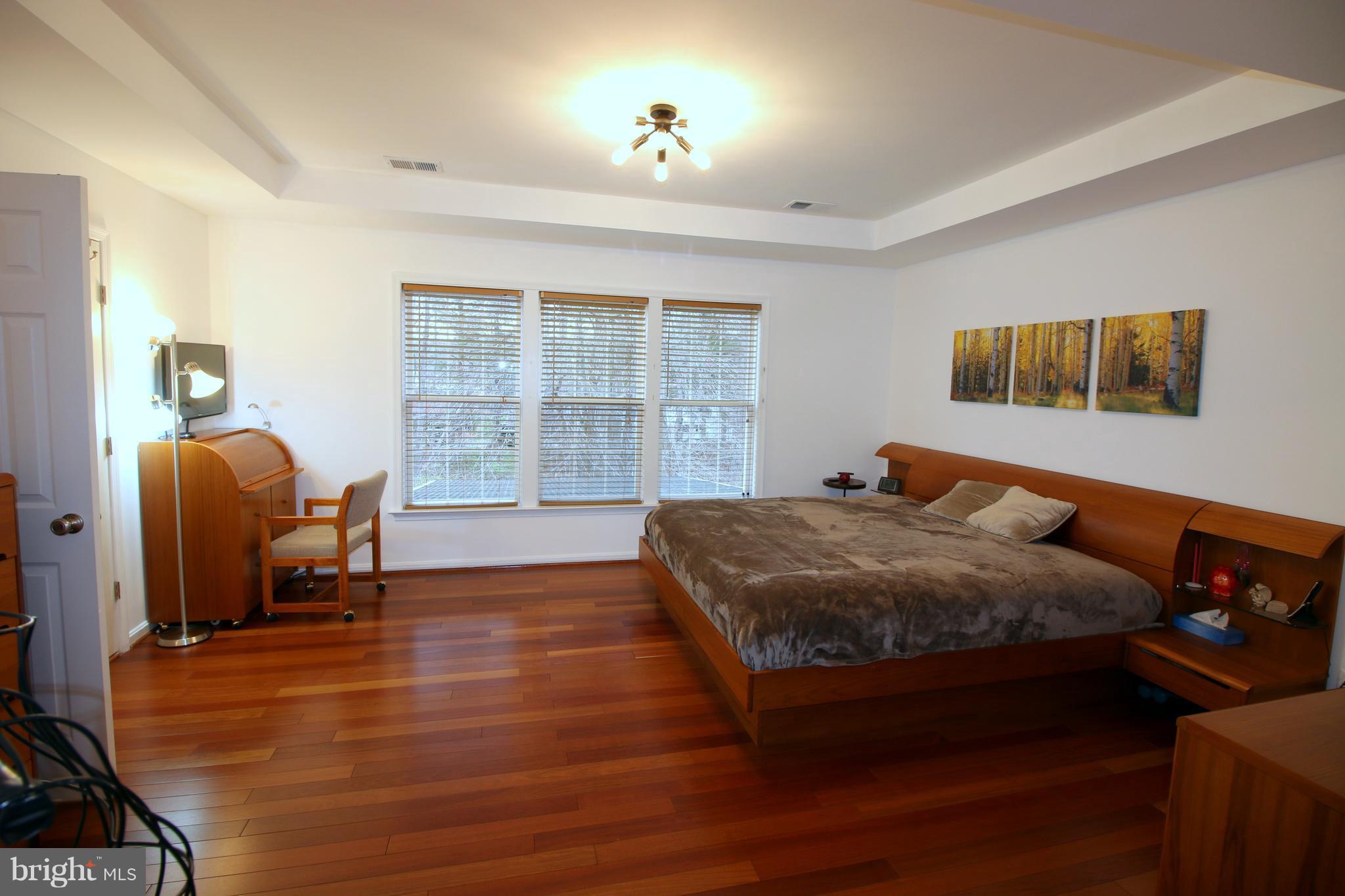 THE COURTS OF FOX MILL - Residential