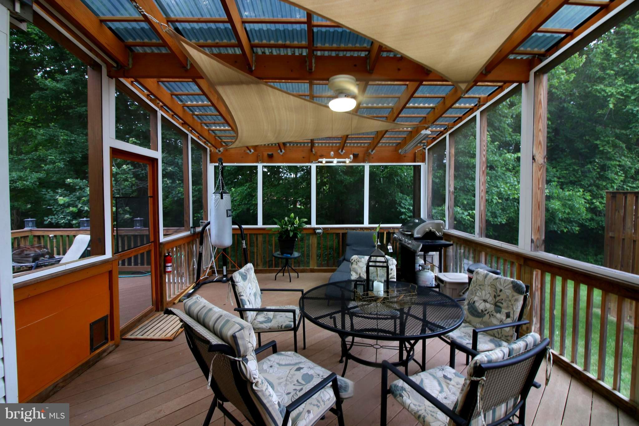 THE COURTS OF FOX MILL - Residential