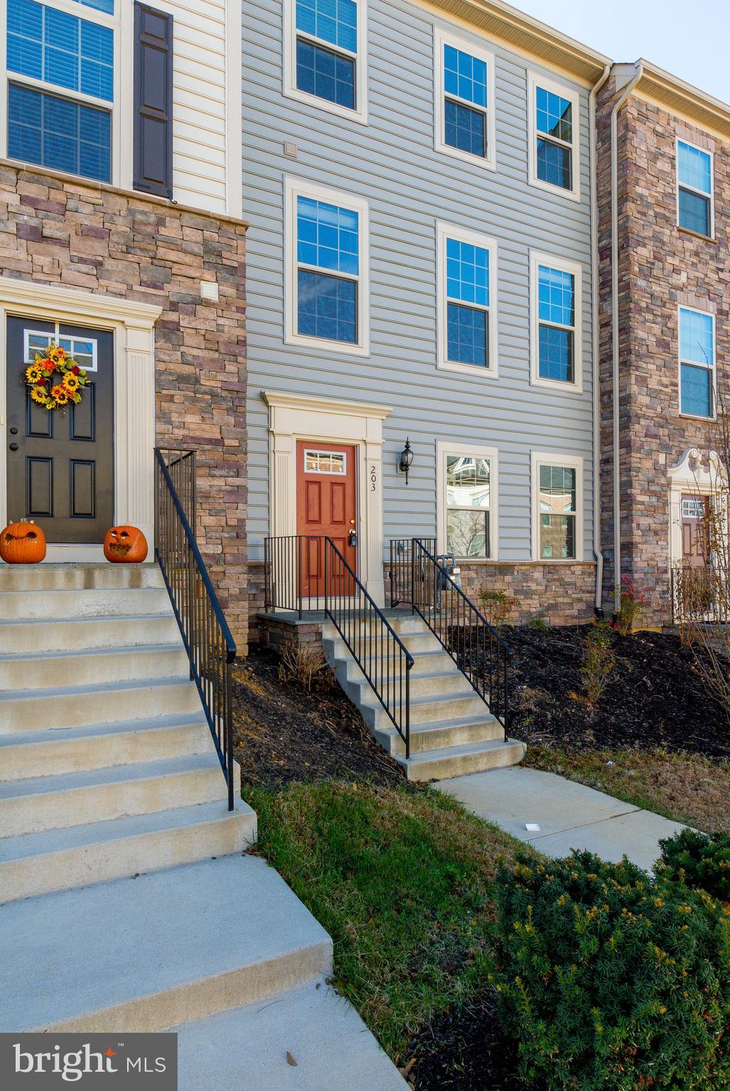 EMBREY MILL - Residential Lease