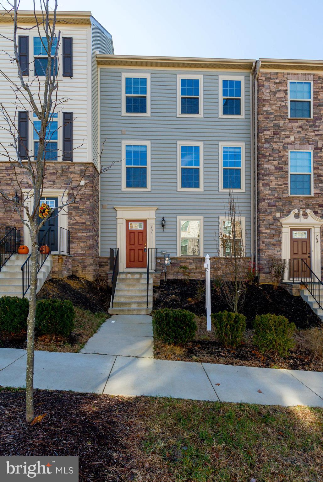 EMBREY MILL - Residential Lease