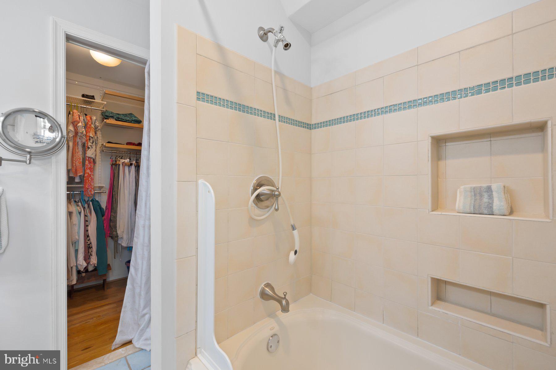 BEL PRE WOODS - Residential