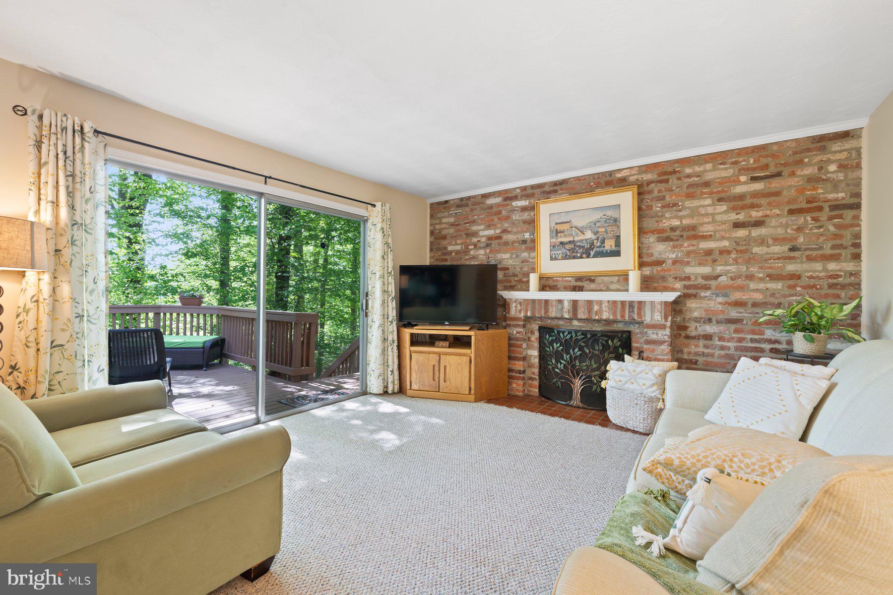 BEL PRE WOODS - Residential