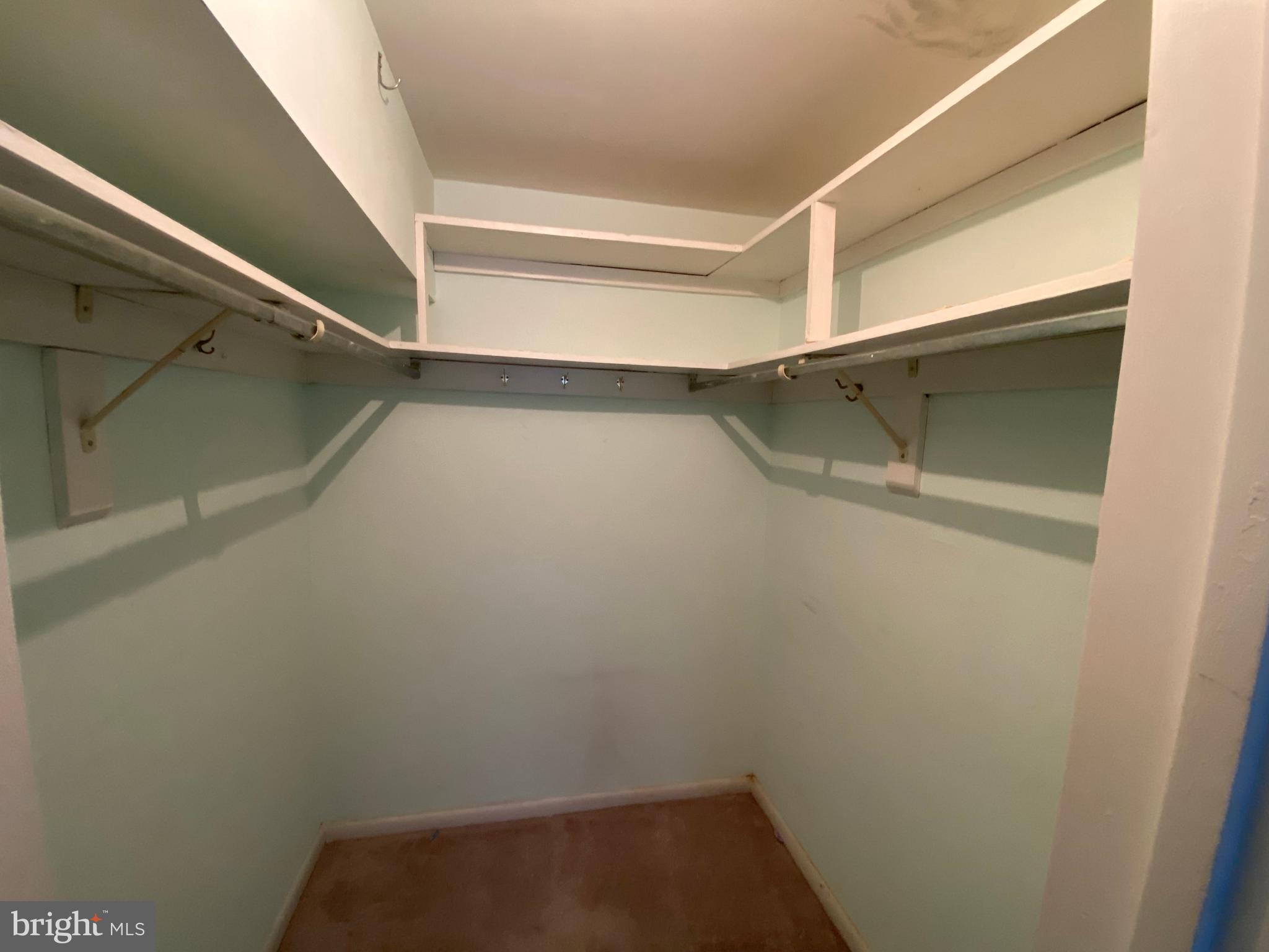 CAMELBACK VILLAGE - Residential