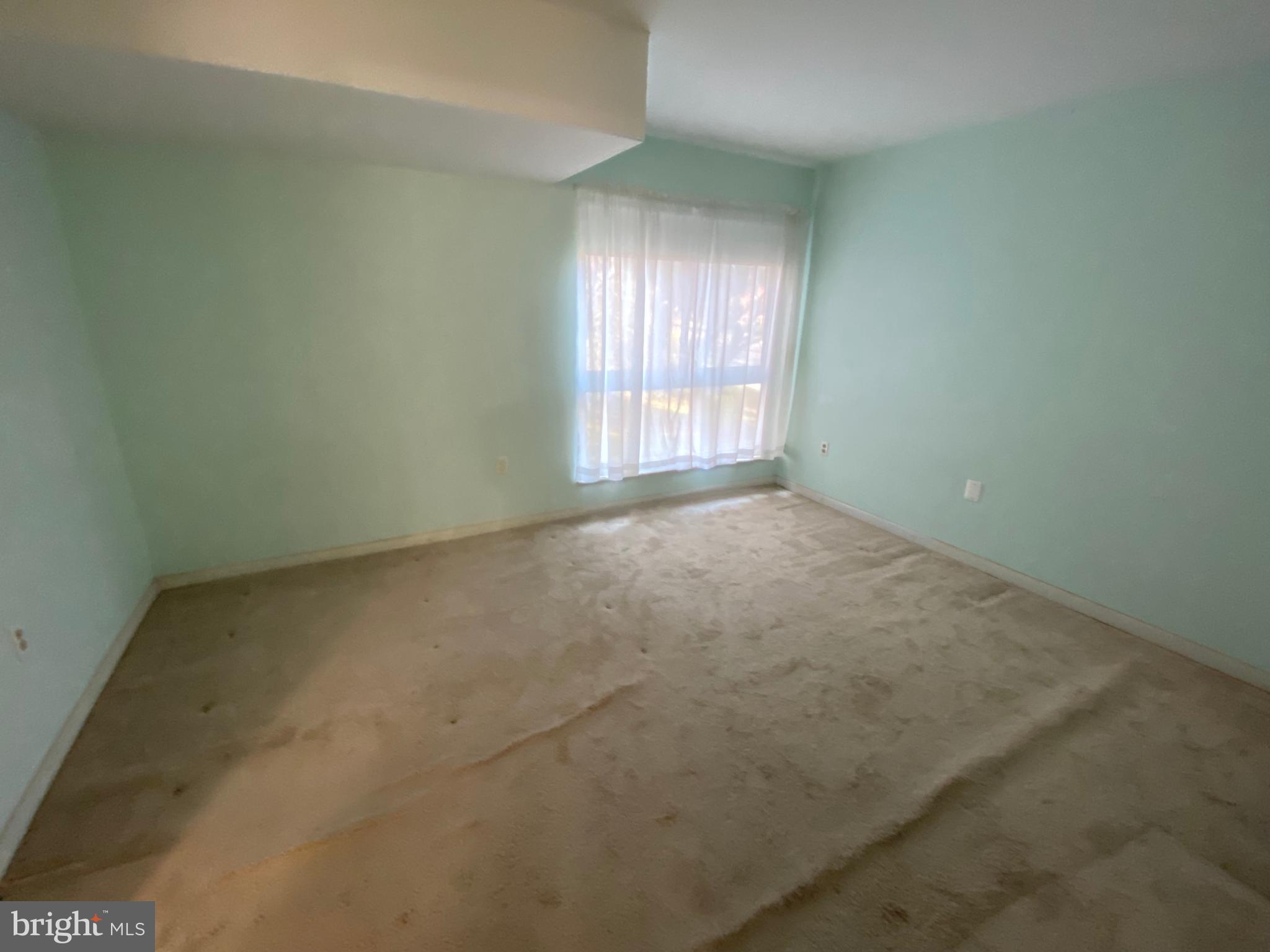 CAMELBACK VILLAGE - Residential