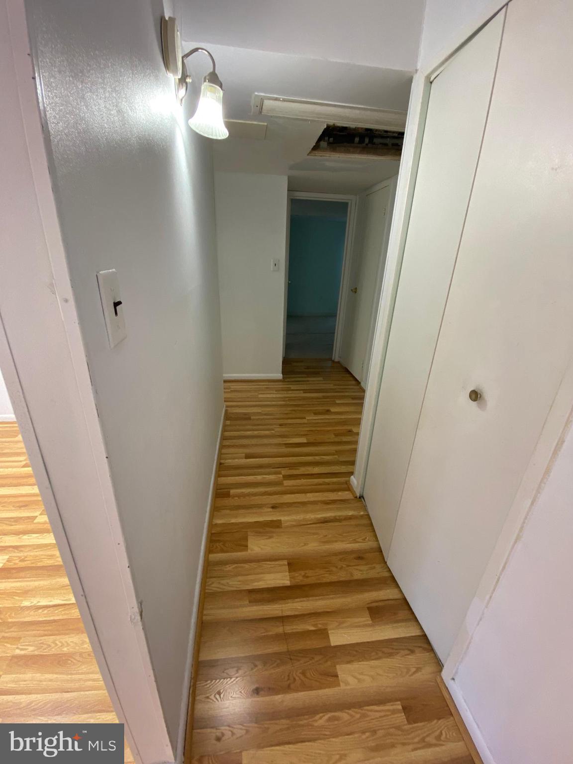 CAMELBACK VILLAGE - Residential