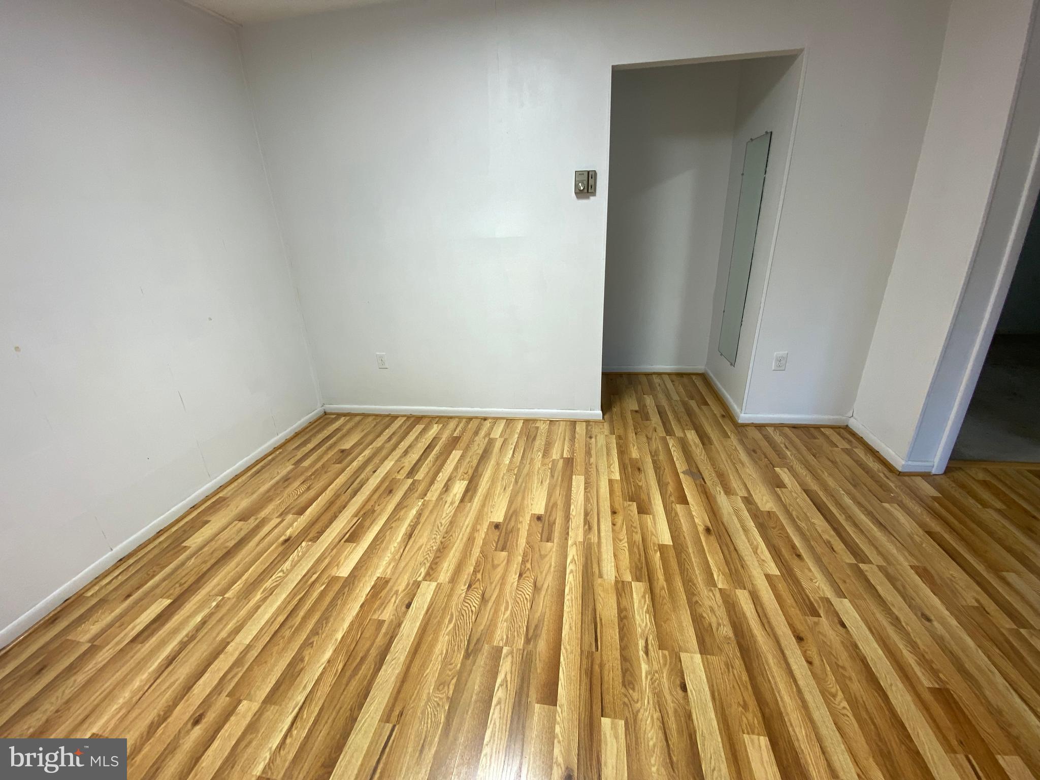 CAMELBACK VILLAGE - Residential