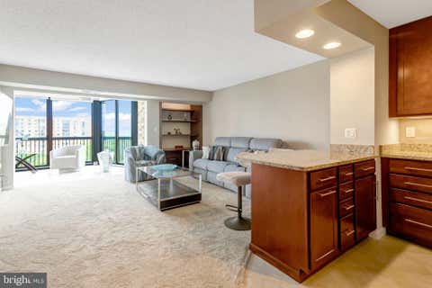 Photo for 5904 MOUNT EAGLE DRIVE 1609