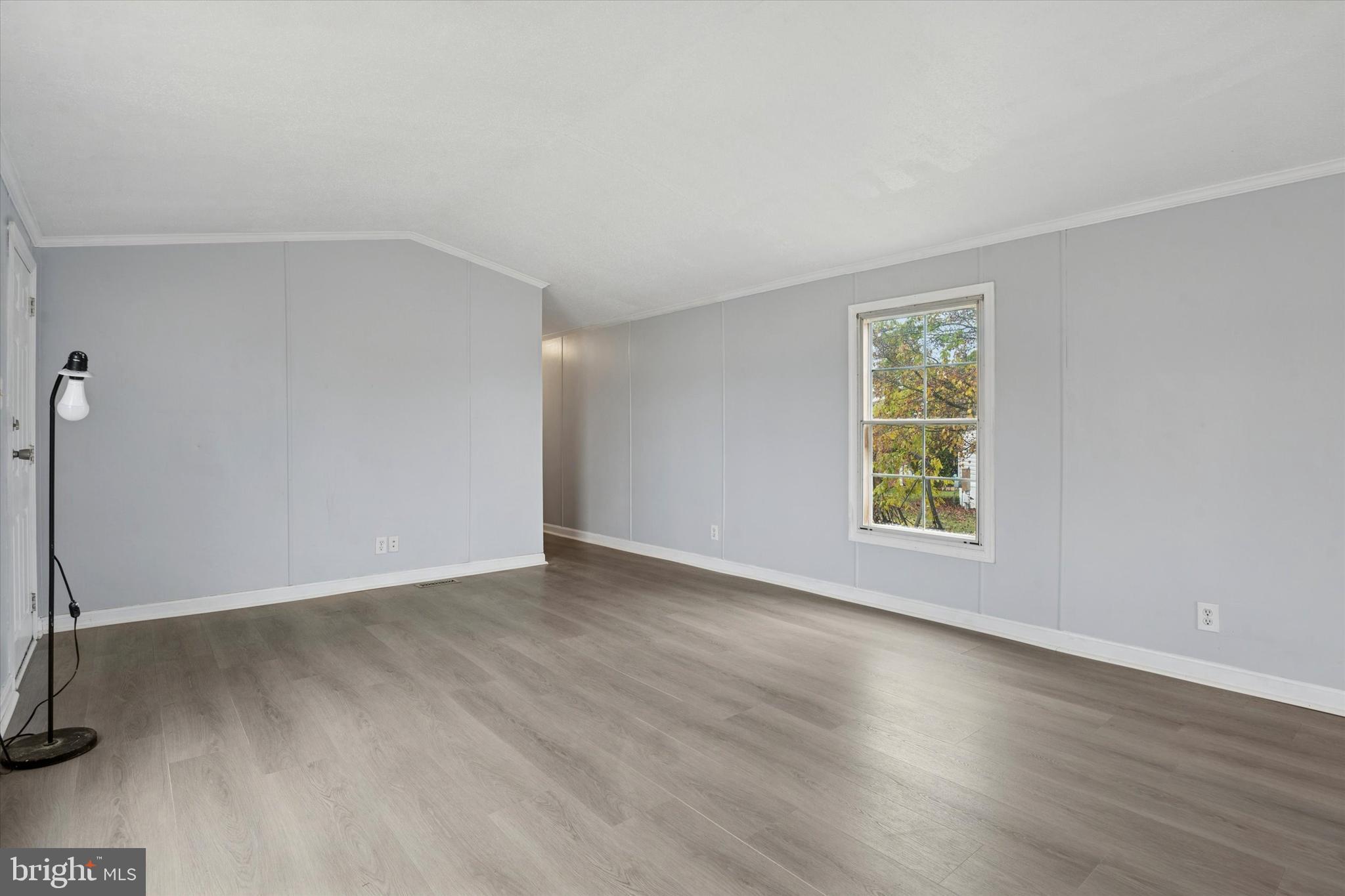 1920 BRIAN CIRCLE 650