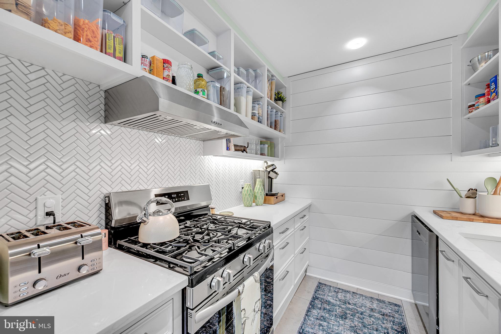 5112 MACARTHUR BOULEVARD NW 2