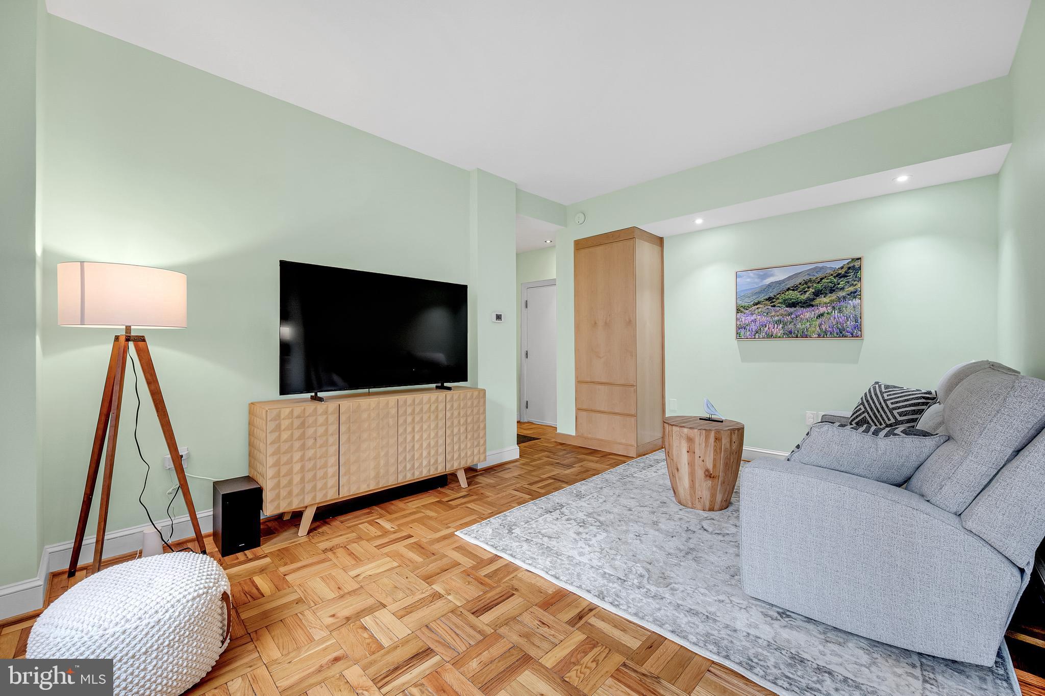 5112 MACARTHUR BOULEVARD NW 2