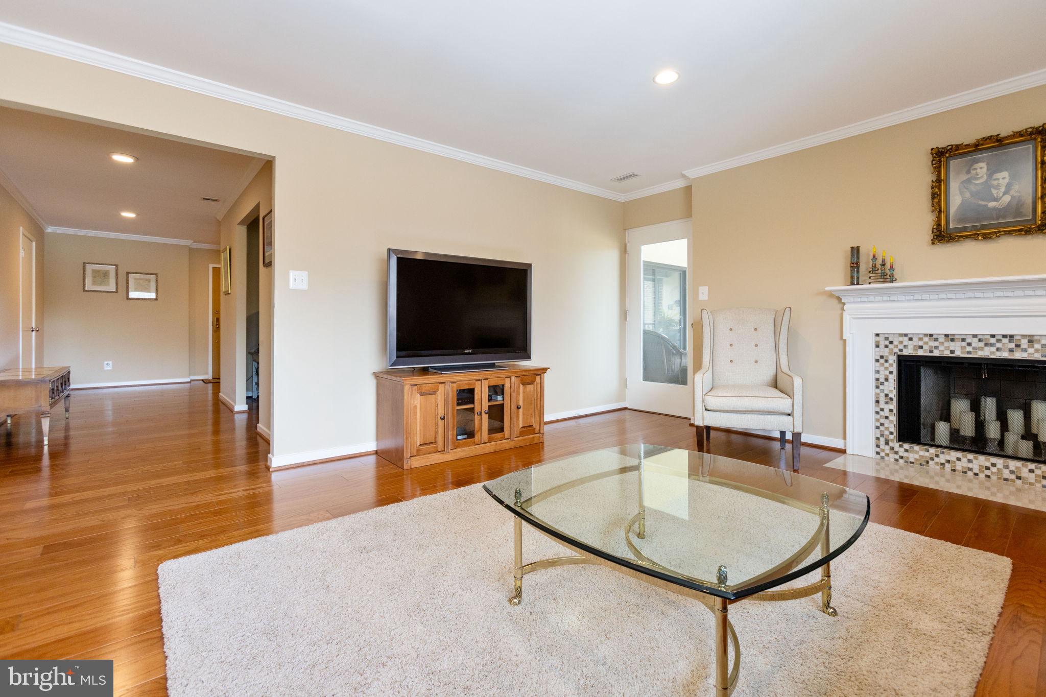 WATERFORD SQUARE - Residential