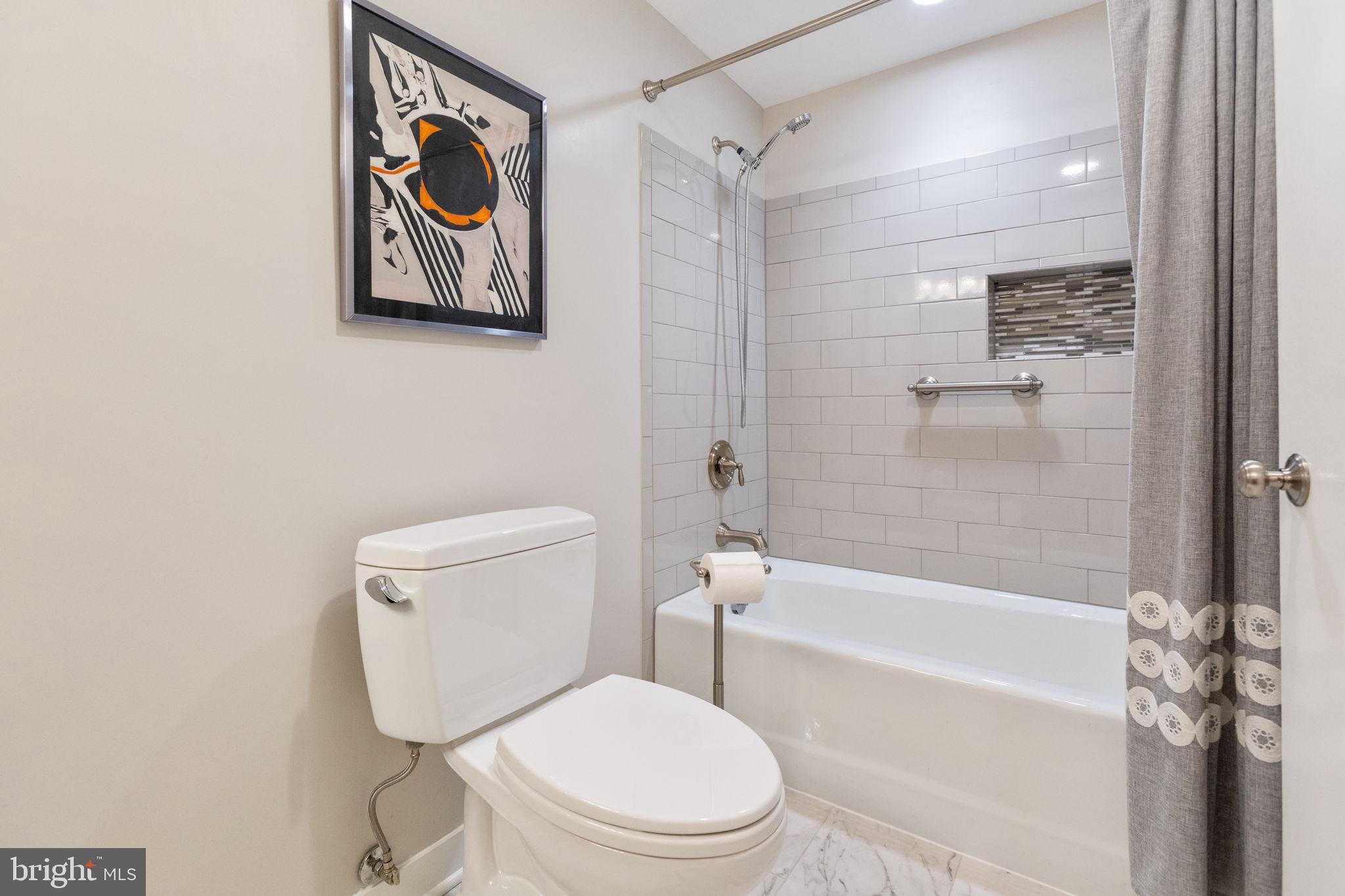 WATERFORD SQUARE - Residential