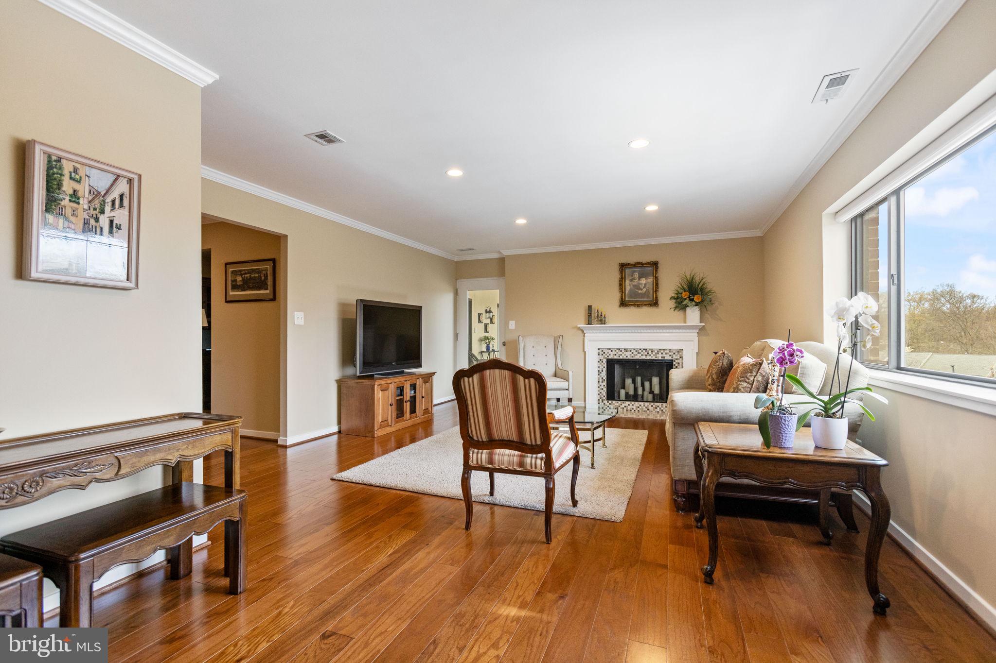 WATERFORD SQUARE - Residential