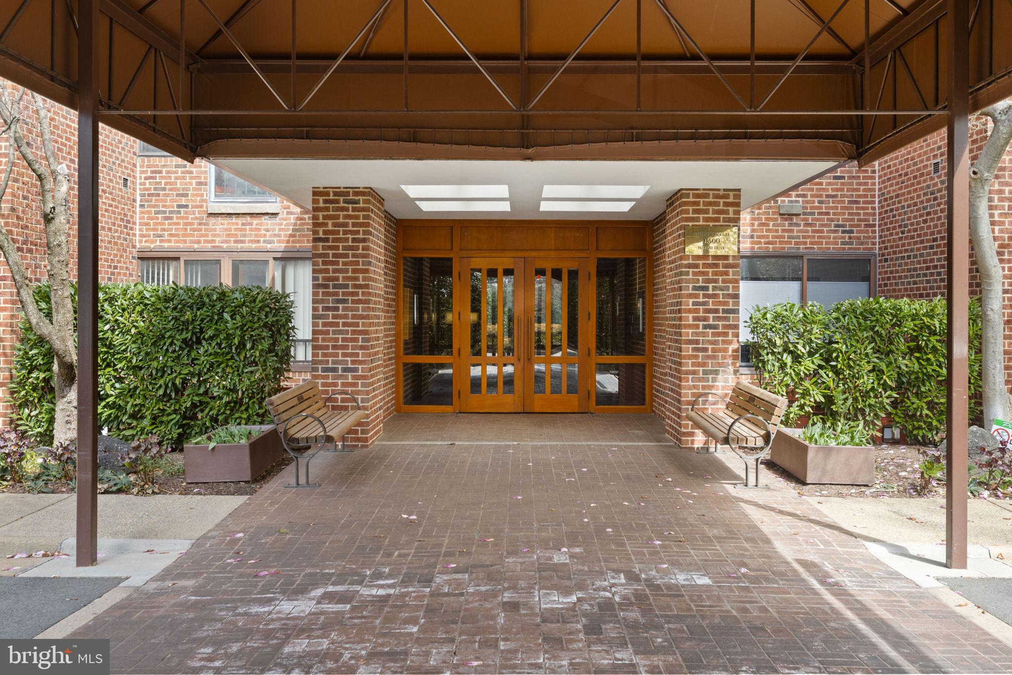 WATERFORD SQUARE - Residential