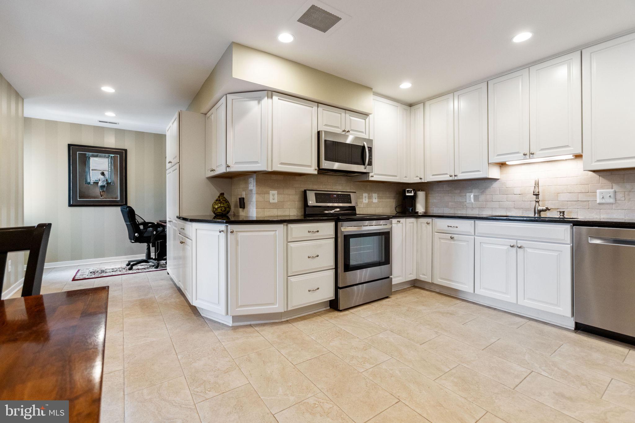 WATERFORD SQUARE - Residential