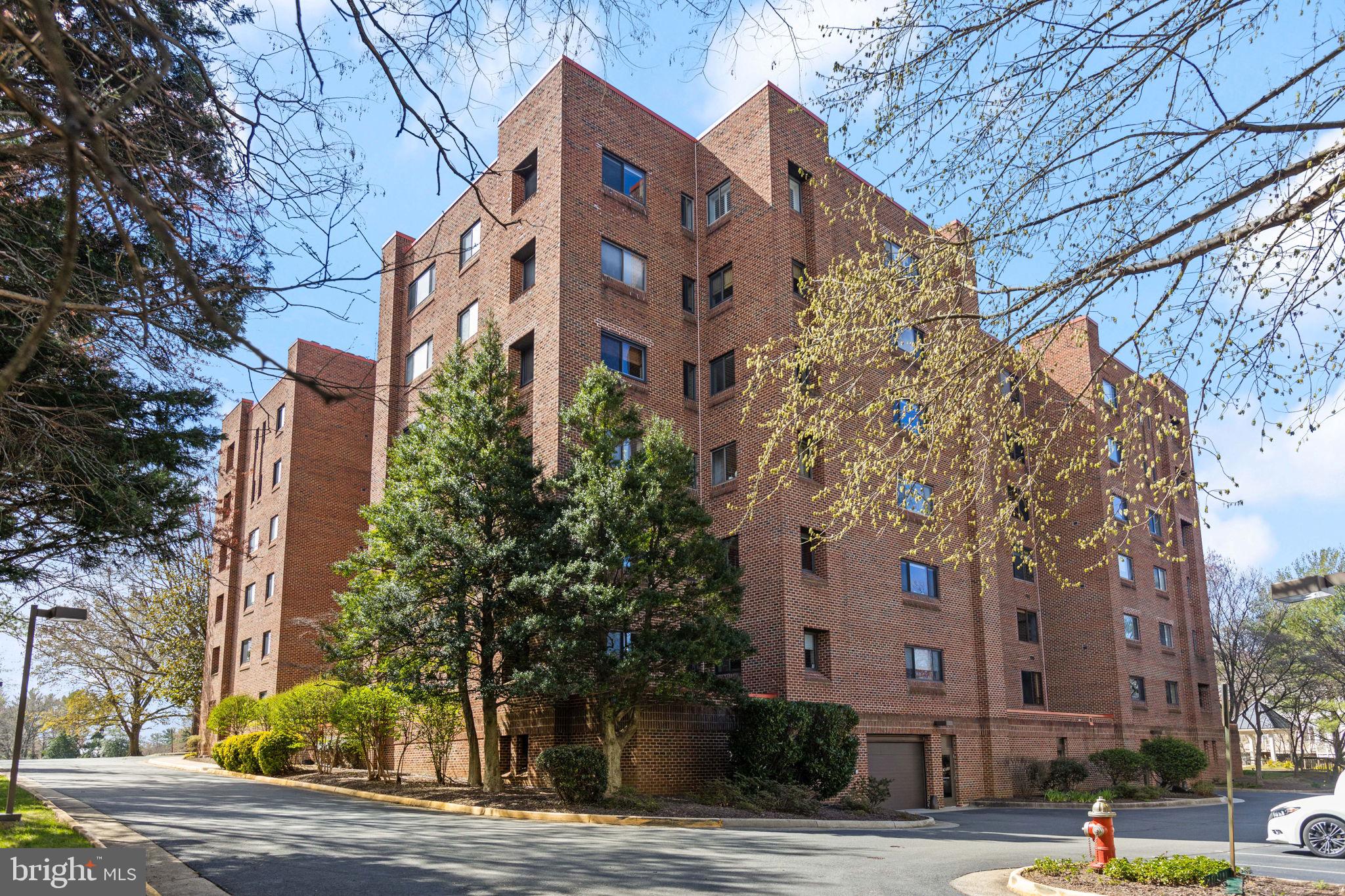 WATERFORD SQUARE - Residential