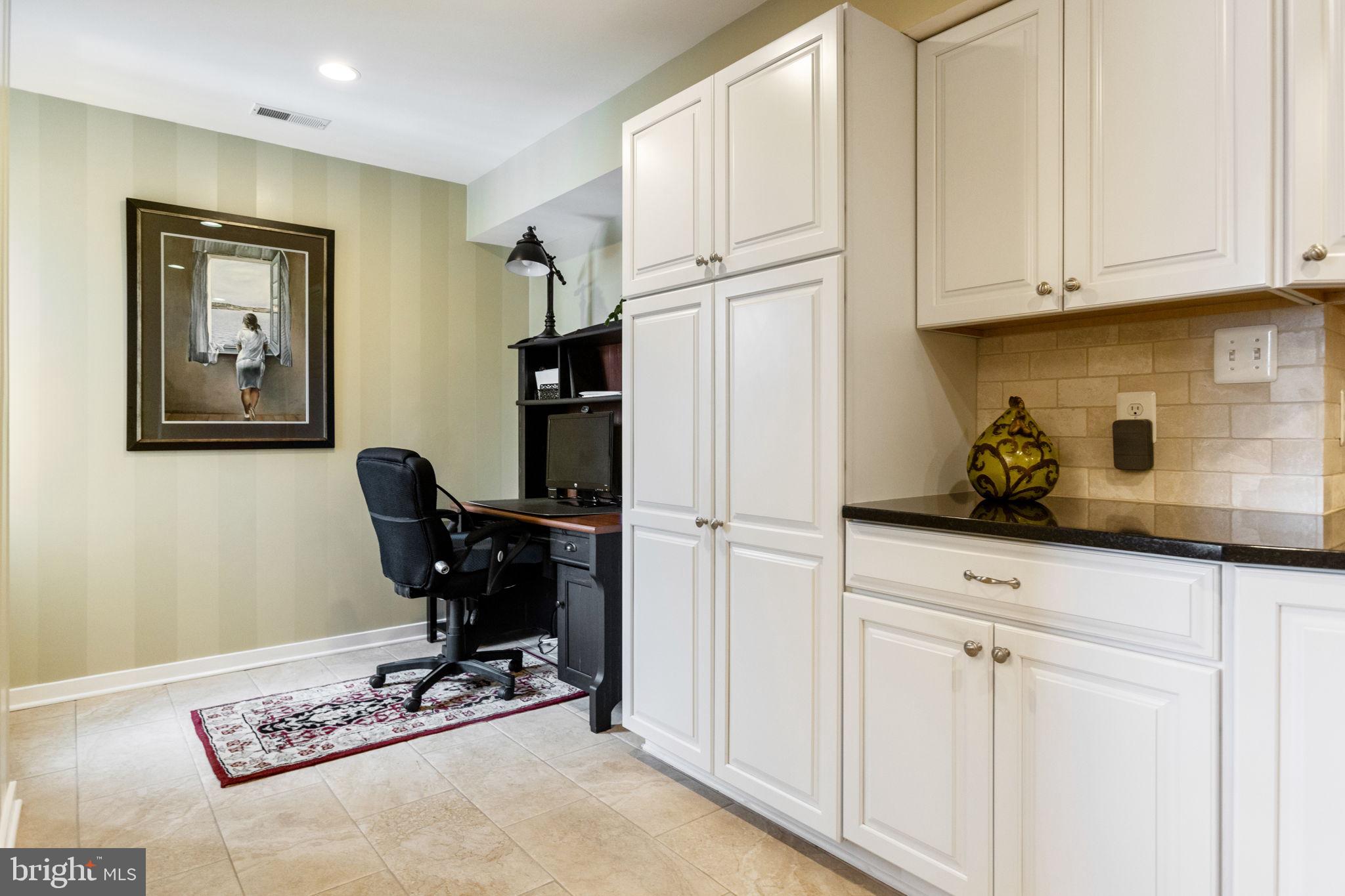 WATERFORD SQUARE - Residential