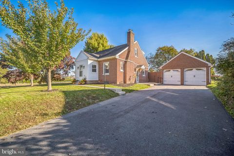 Photo of 17 Cherry Hill Road, PARADISE, PA 17562 (MLS # PALA2059122)