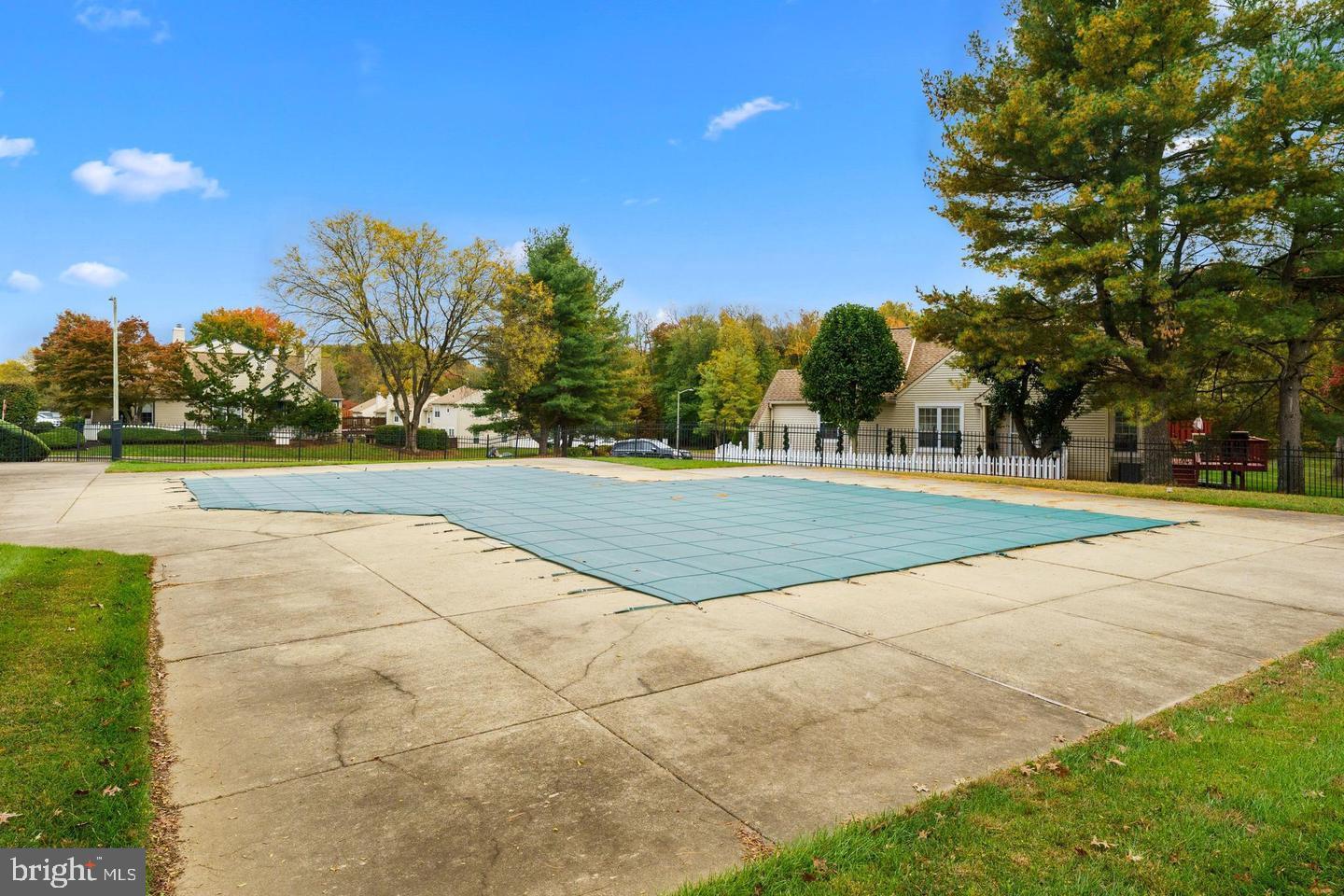 HUNTINGDON BROOK - Residential Lease