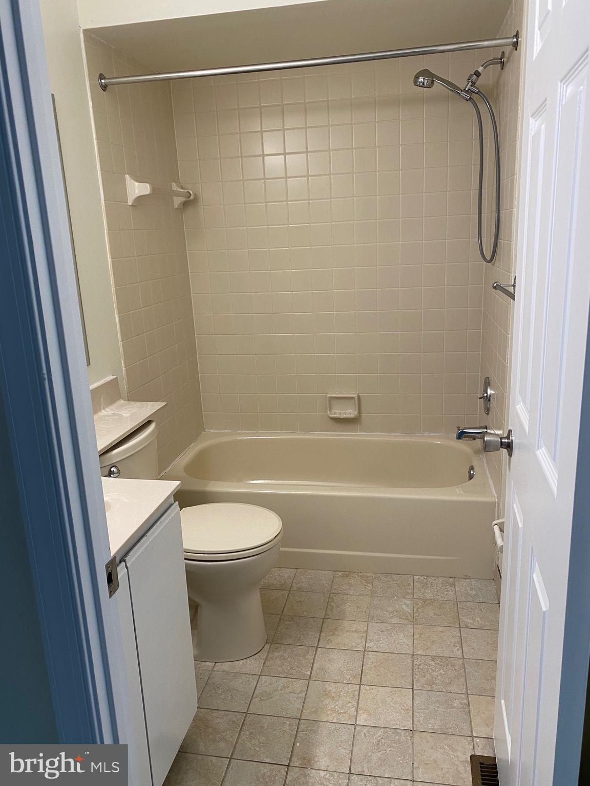 HUNTINGDON BROOK - Residential Lease